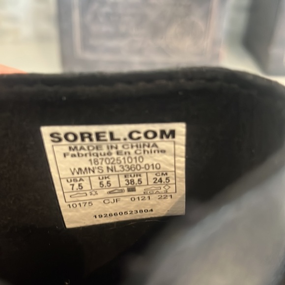 Sorel boots, black leather, size 7.5 US I Only worn 3 times. Too tight for me. - Picture 5 of 5